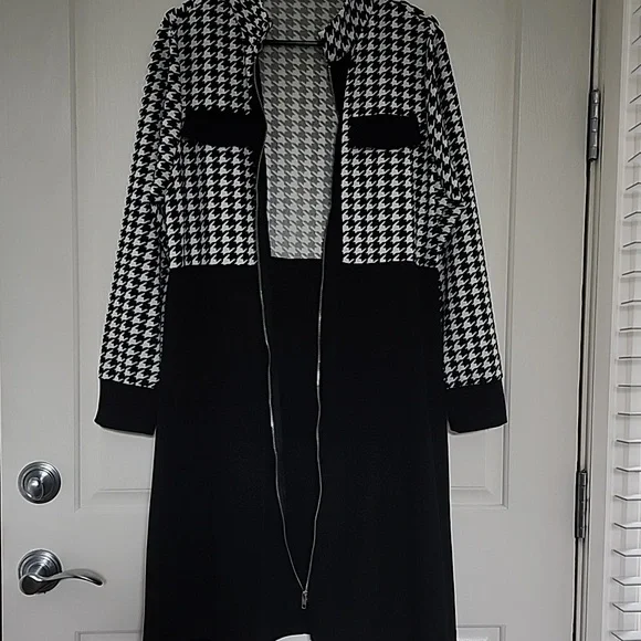 Elegant Houndstooth Trench Coat - Picture 5 of 6